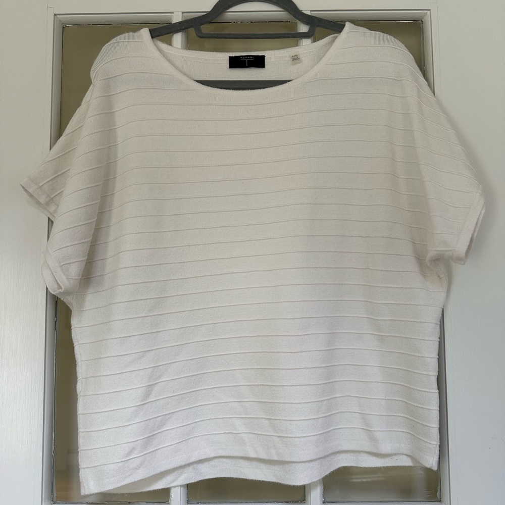 Tahari Boxy Short Sleeve Sweater (Size XL)